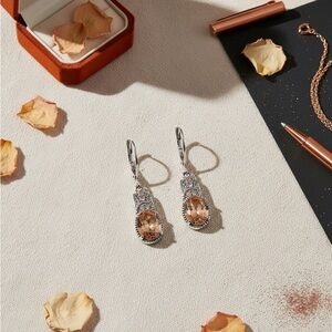 🥂 Champagne Crystal Dangle Earrings with Lever Backs